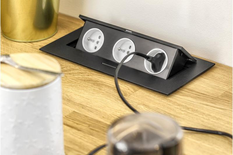 Prise encastrée rectangulaire 1208958682