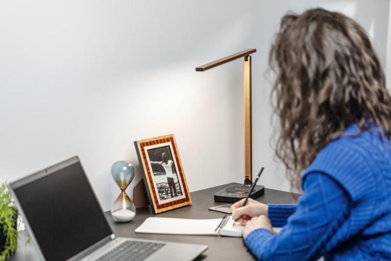 Decor Lampe de bureau Bressi 8W 450lm AC220-240V 3-CCT Charge sans fil USB PF>0 5 RA>80 Noir / Or 1208962479