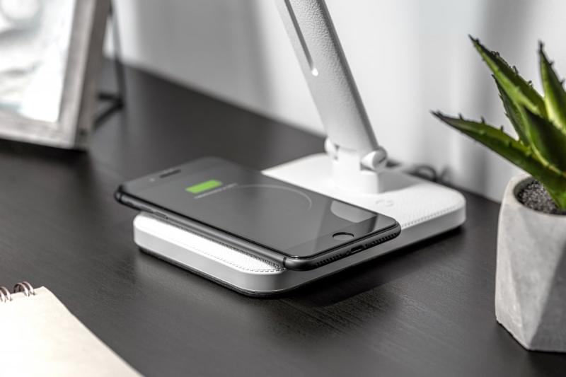 Decor Lampe de bureau LED IZUKA 6W 400lm AC220-240V 50/60Hz CCT chargeur inductif blanc. 1208962496