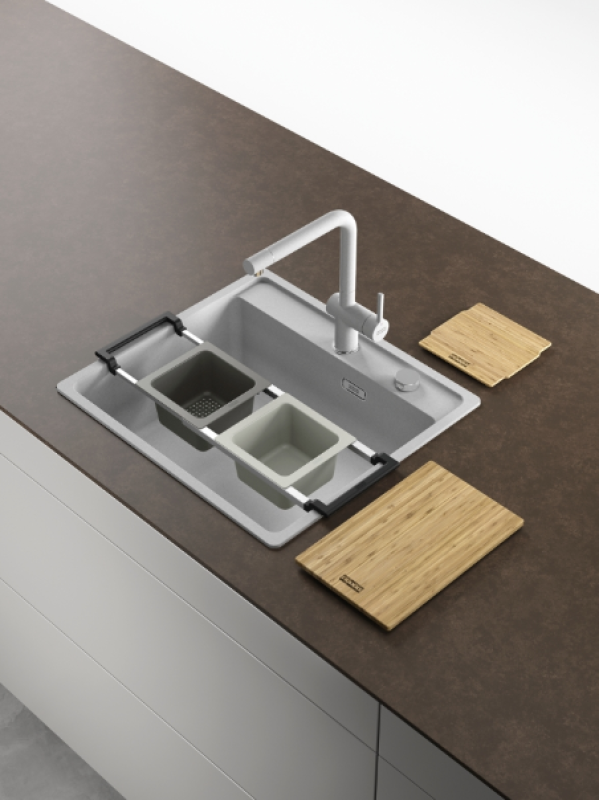 Franke Accessoires Universels Ensemble Tout-En-Un 2 - Planche à Découper, Bac en Plastique, Petit Bac en Plastique et Pont Télescopique 112.0655.482