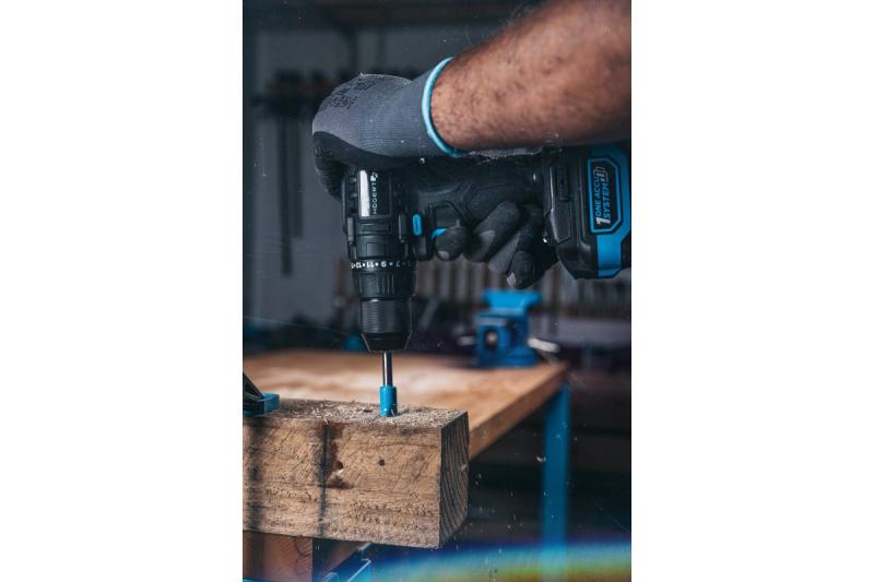 Perceuse sans fil HÖGERT 18V, ensemble avec batterie, chargeur, porte-embouts, et magasin de forets.